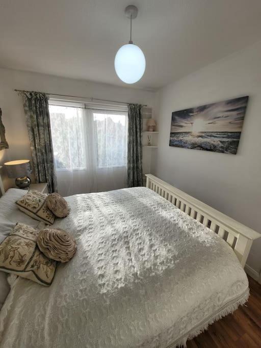 Riverside Bungalow - Direct River Access! Ystradgynlais Eksteriør billede