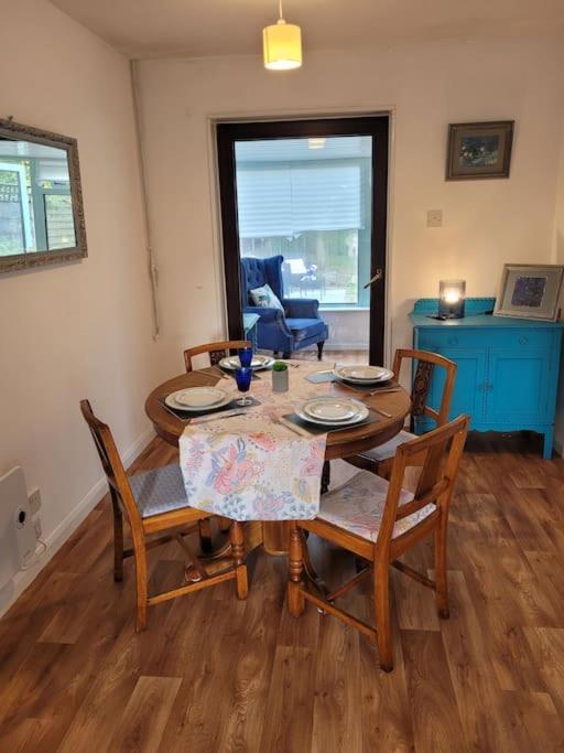 Riverside Bungalow - Direct River Access! Ystradgynlais Eksteriør billede