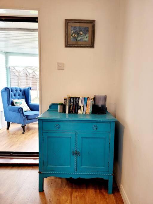 Riverside Bungalow - Direct River Access! Ystradgynlais Eksteriør billede